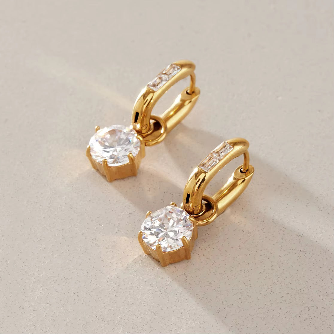 Lira Earring✨